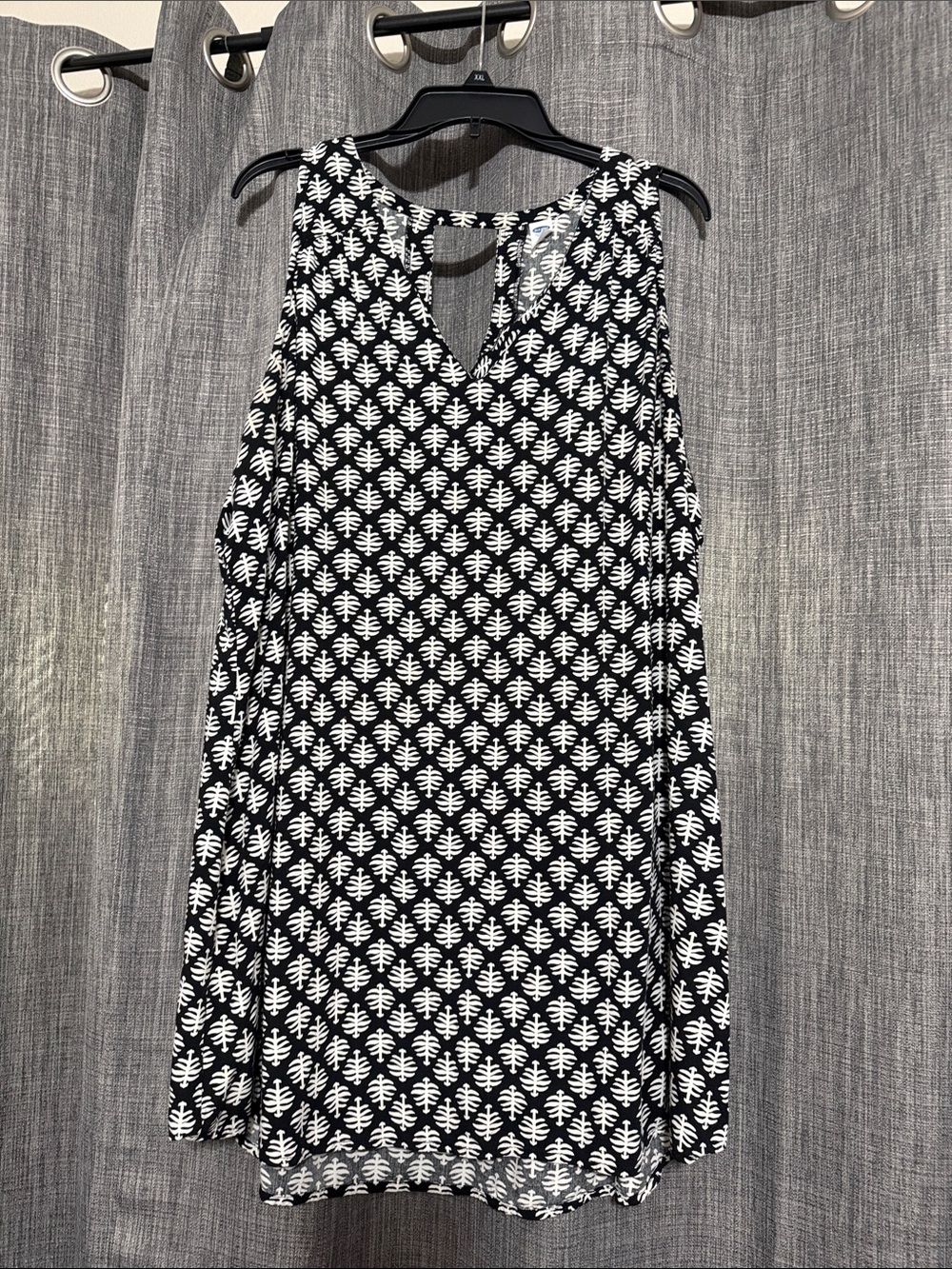 Old Navy Black and White Sleeveless Printed Shift Dress